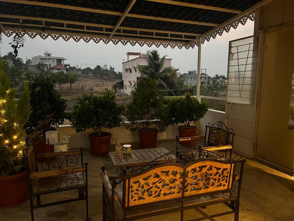 Myra'S House Villa Kolhapur Exteriör bild